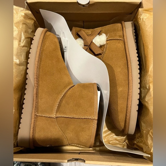 NIB Koolaburra by UGG Women’s Victoria Mini Boots in Chestnut size 9 - Picture 6 of 9